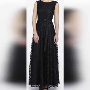 NEW Tahari ASL Satin embroidered mesh floral gown, Tag is missing